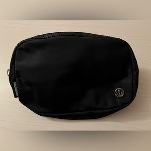 NWT Lululemon Everywhere Belt Bag Black with White Wordmark on Strap